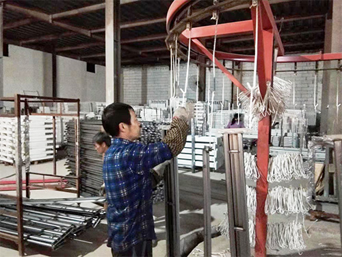 鐵床廠的流水線(xiàn)